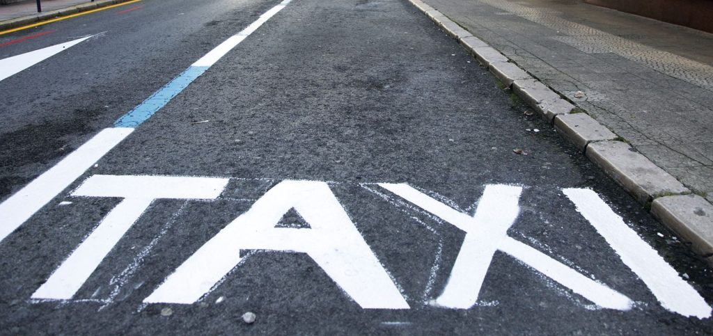 El «Bono-Taxi» de 10 Euros anuales para mayores de 70 Años, ridículo e inútil