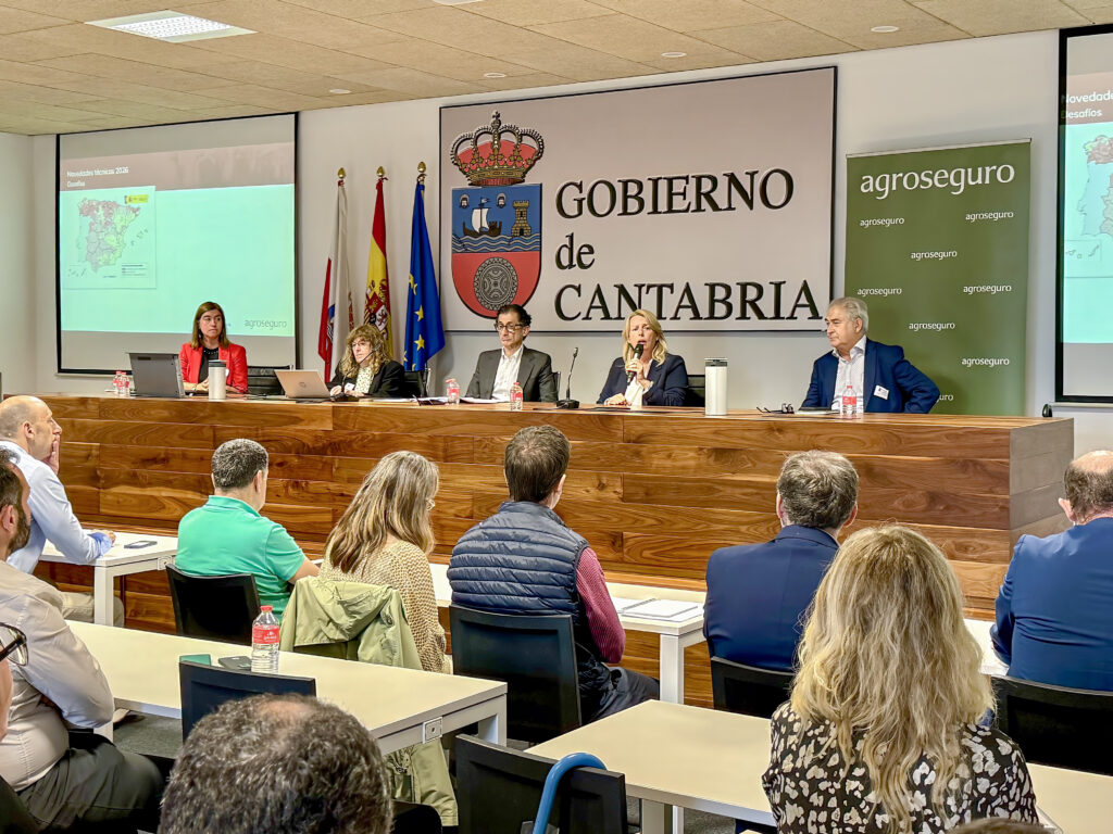 La consejera de Desarrollo Rural apuesta por flexibilizar las coberturas de Agroseguro ante el aumento de enfermedades emergentes