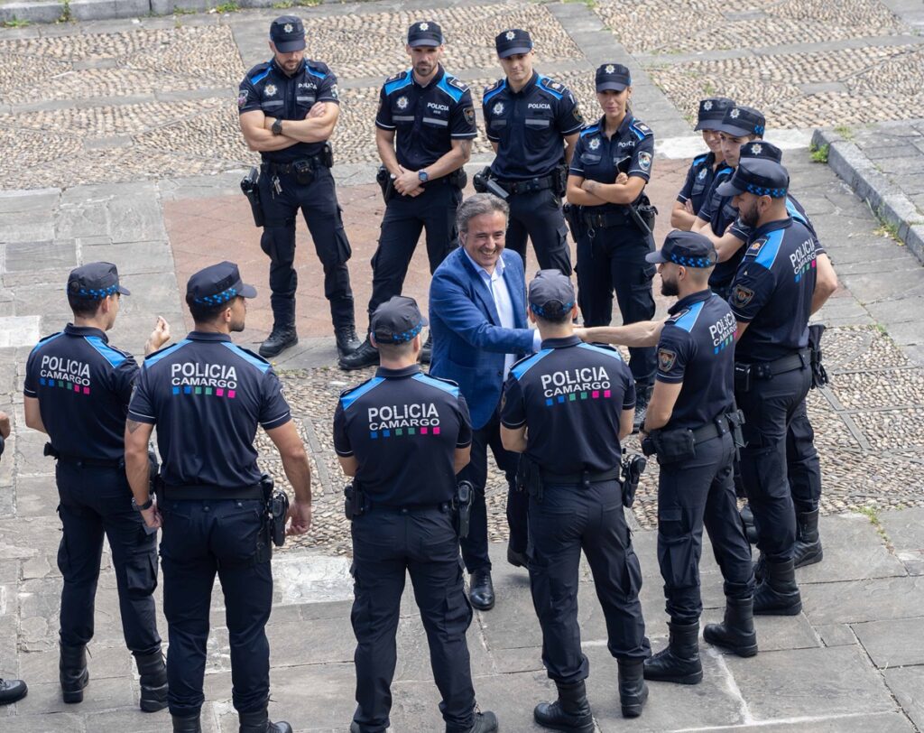 Camargo culmina el refuerzo de su Policía Local con la toma de posesión de 16 nuevos Agentes