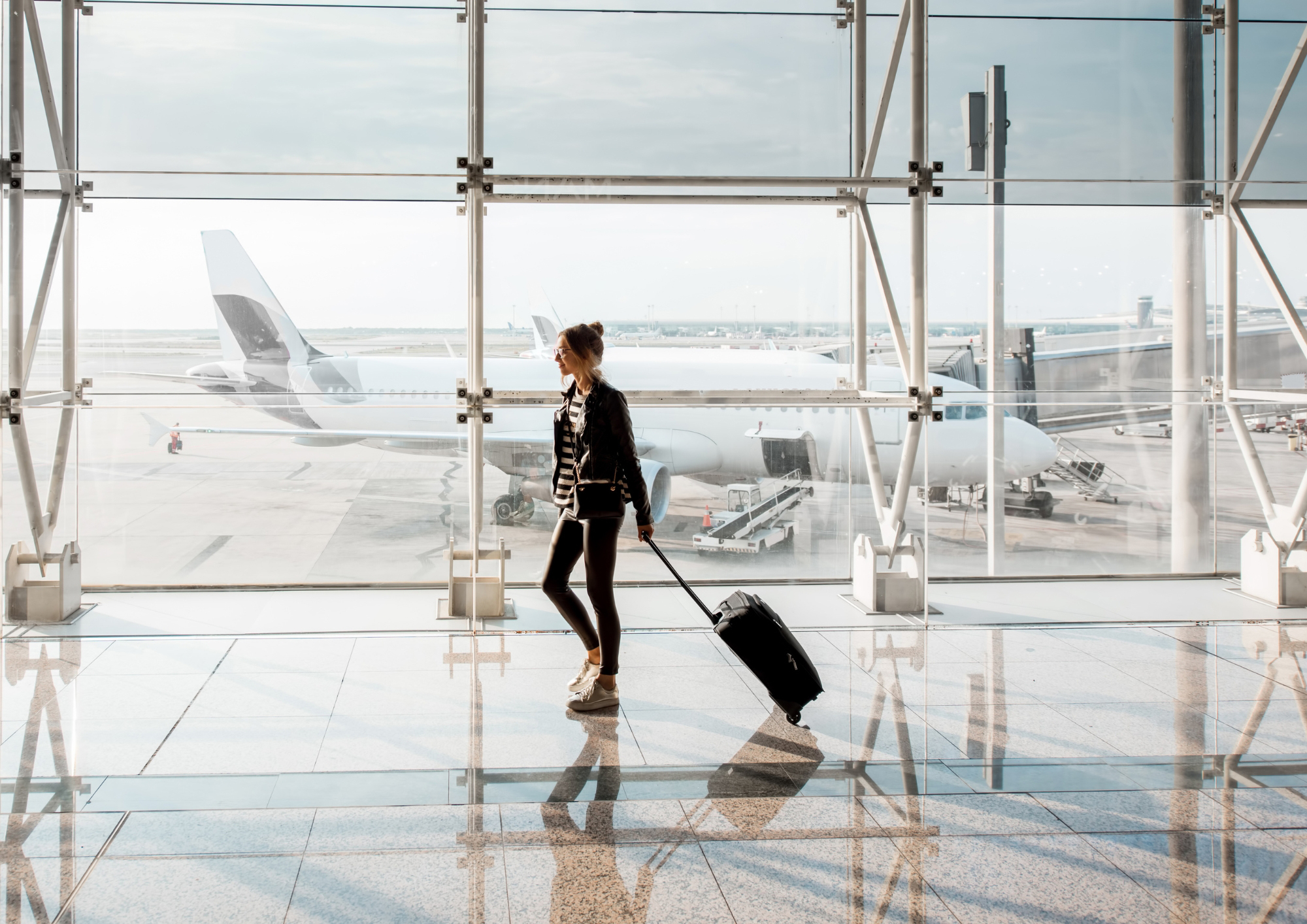 Una mujer en un Aeropuerto