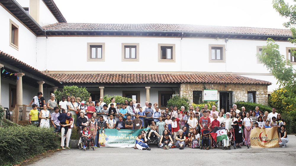 63 niños y niñas saharauis llegan esta semana a Cantabria con el programa Vacaciones en Paz 2026
