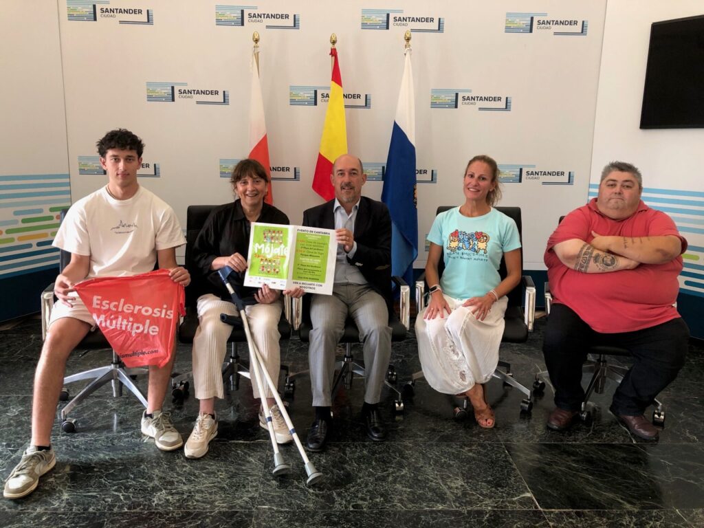 Santander se adhiere a la campaña ‘Mójate por la esclerosis múltiple’ para apoyar la labor de ACDEM