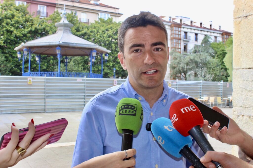 El PSOE pide a la CEOE que «rectifique y retire» la Campaña que criminaliza a los Trabajadores de Cantabria