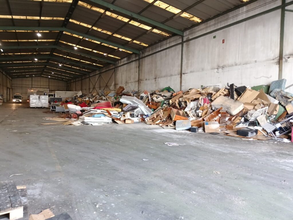 Izquierda Unida denuncia que los puntos limpios móviles siguen inactivos un mes después de entrar en vigor el nuevo contrato de basuras