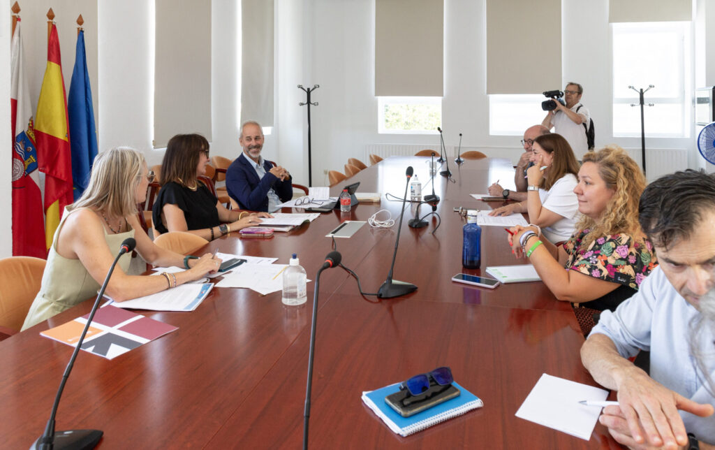 La Consejería de Educación utiliza el descenso de la natalidad como excusa para recortar la educación pública