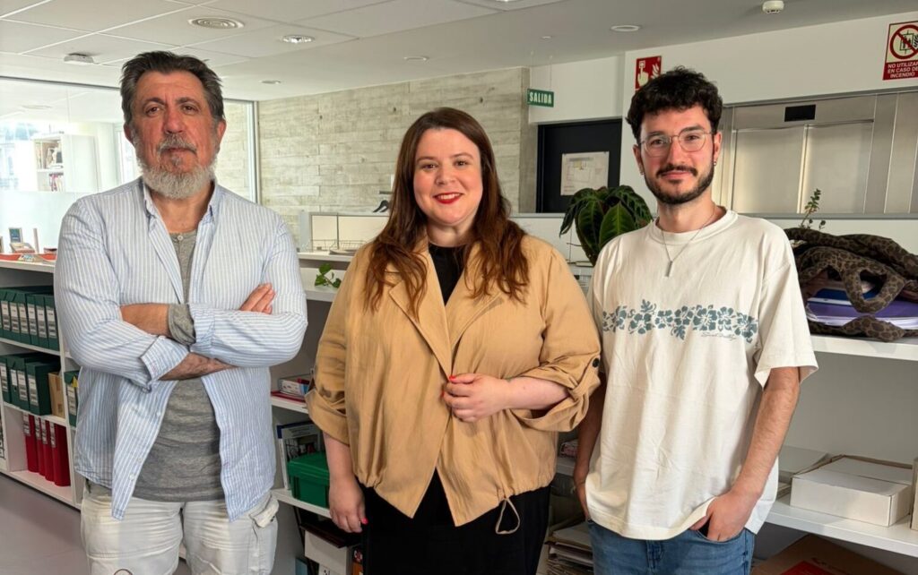 Adrián Villar Navarro y María Isabel Coz Salceda, ganadores de los Premios José Hierro