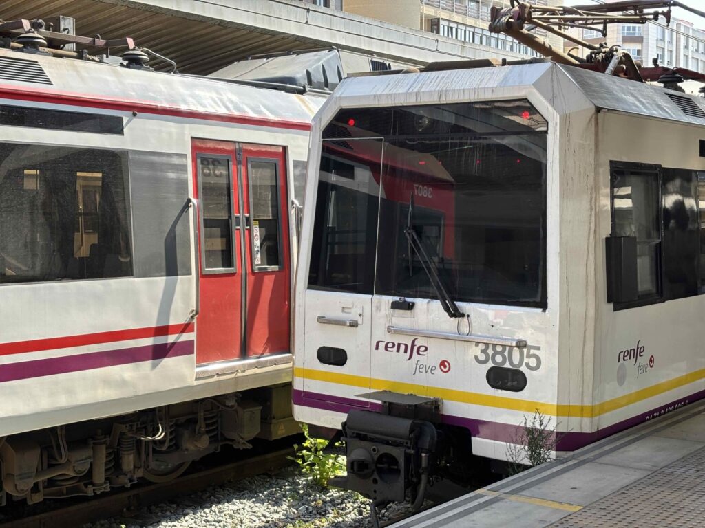 Los trenes de FEVE en Cantabria, inoperativos durante la mañana de hoy por una «Avería eléctrica» de ADIF