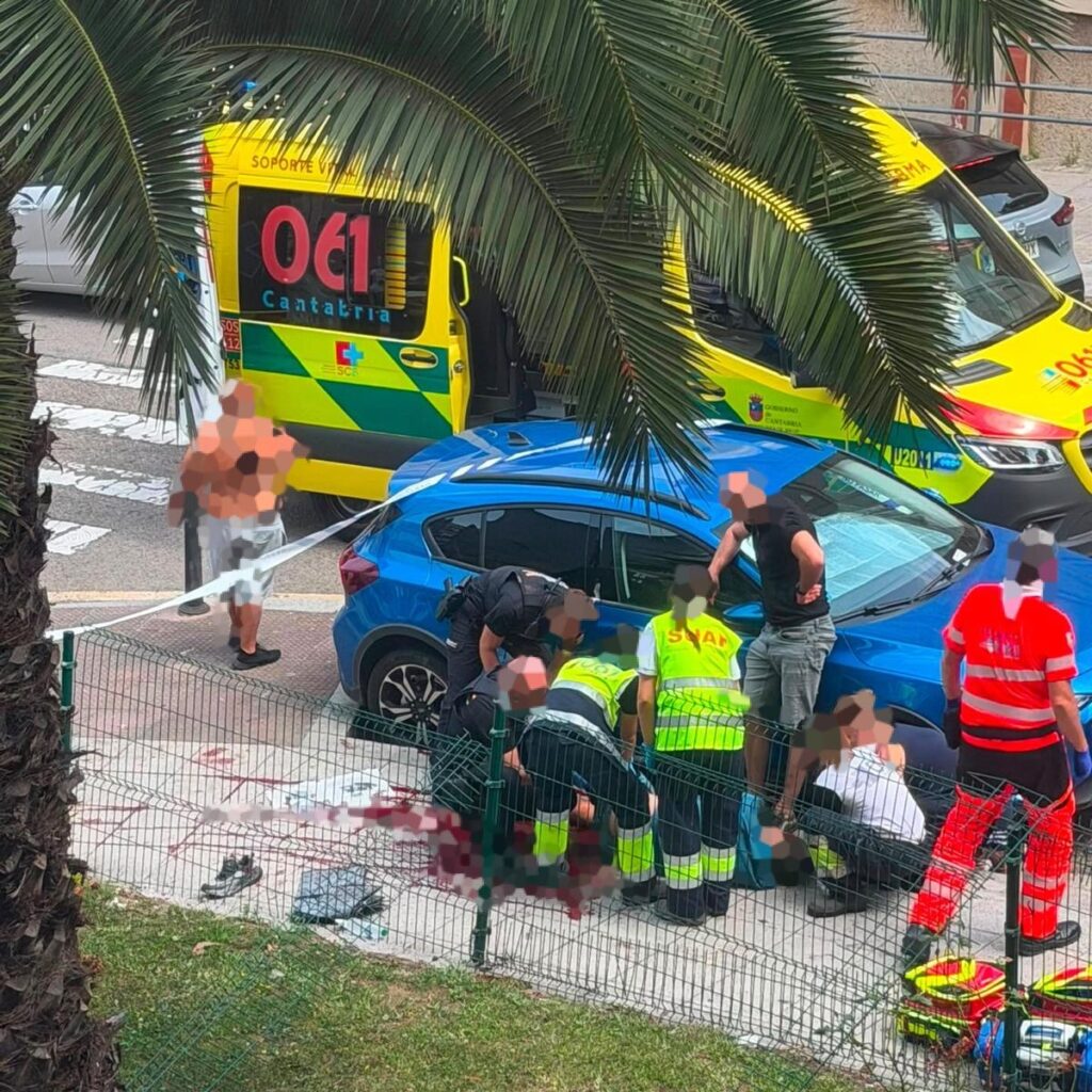Ambulancia del 061 atiende al detenido por el tiroteo
