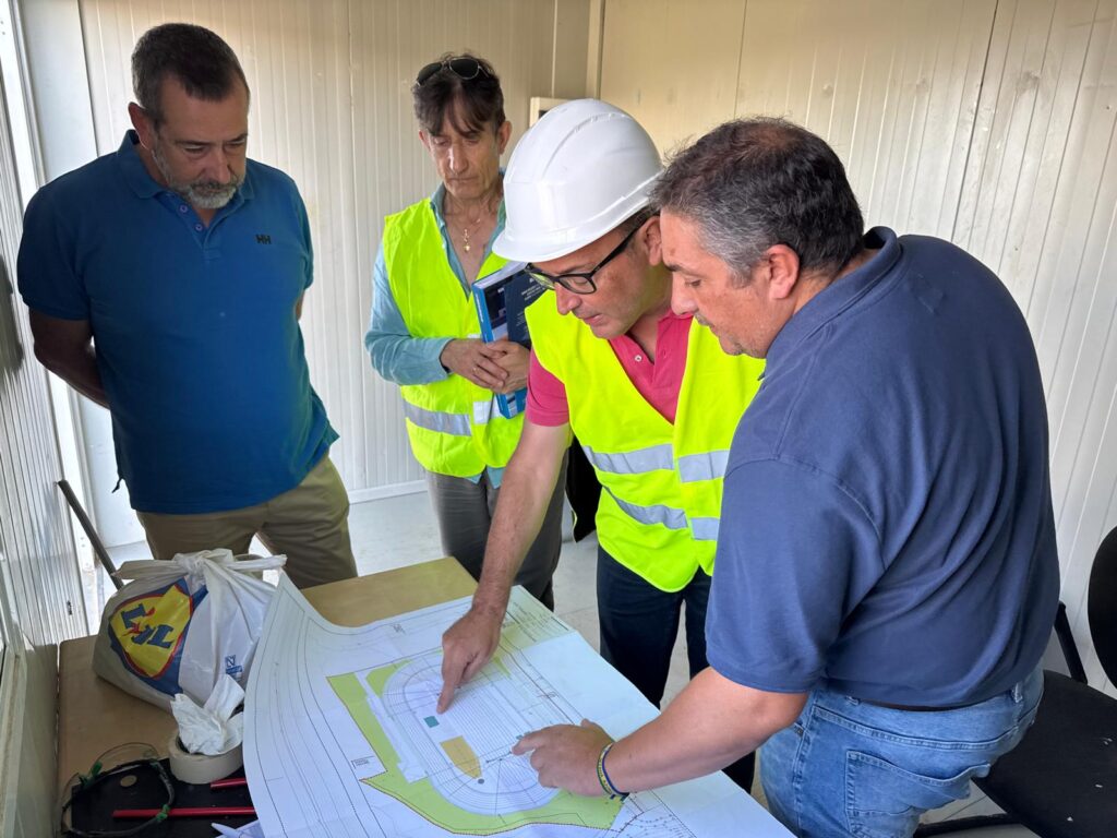 La Pista de Atletismo de Soto de la Marina estará lista a comienzos de 2027: «Las Obras avanzan a buen ritmo»