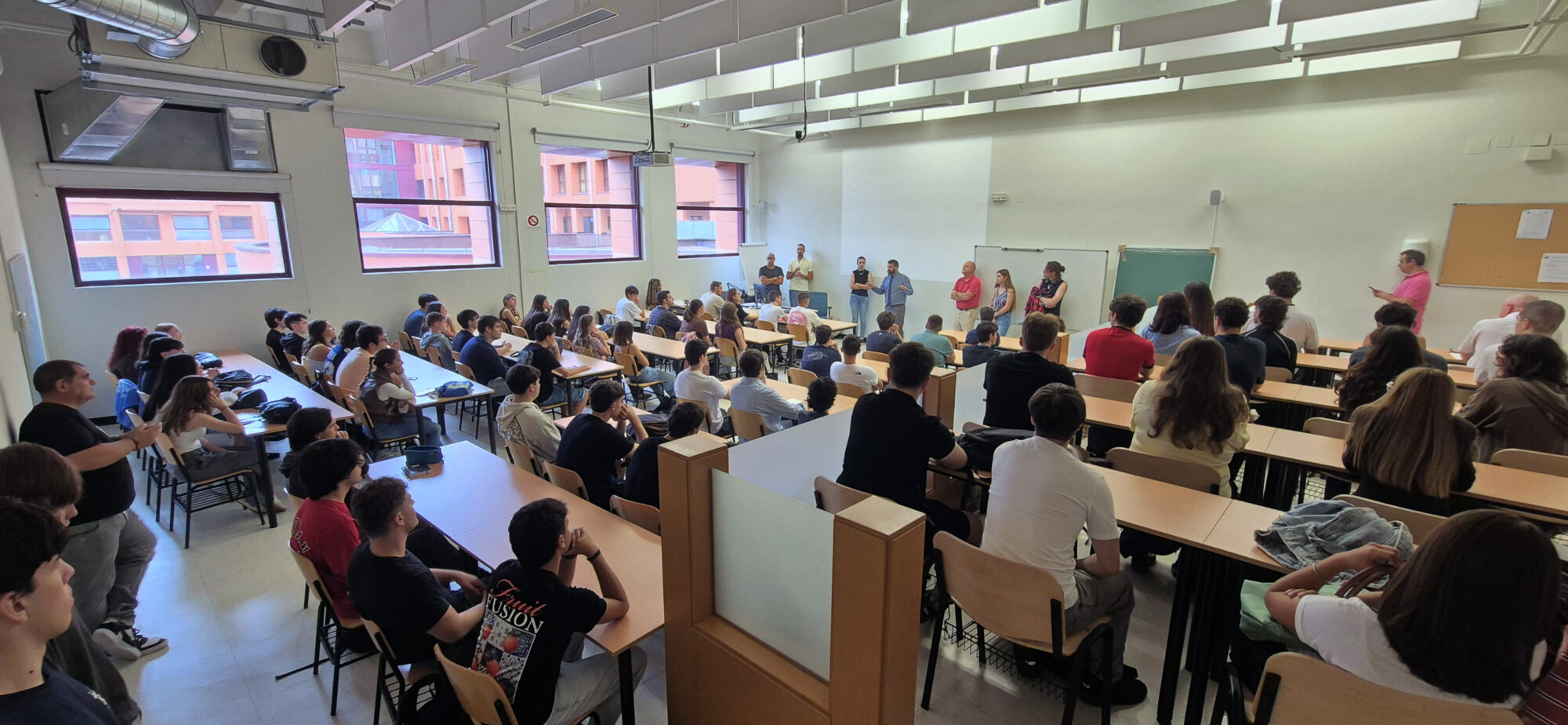 La Universidad de Cantabria inicia el Curso 2026-2027 con 2.400 nuevos Estudiantes, 9.200 matriculados en total