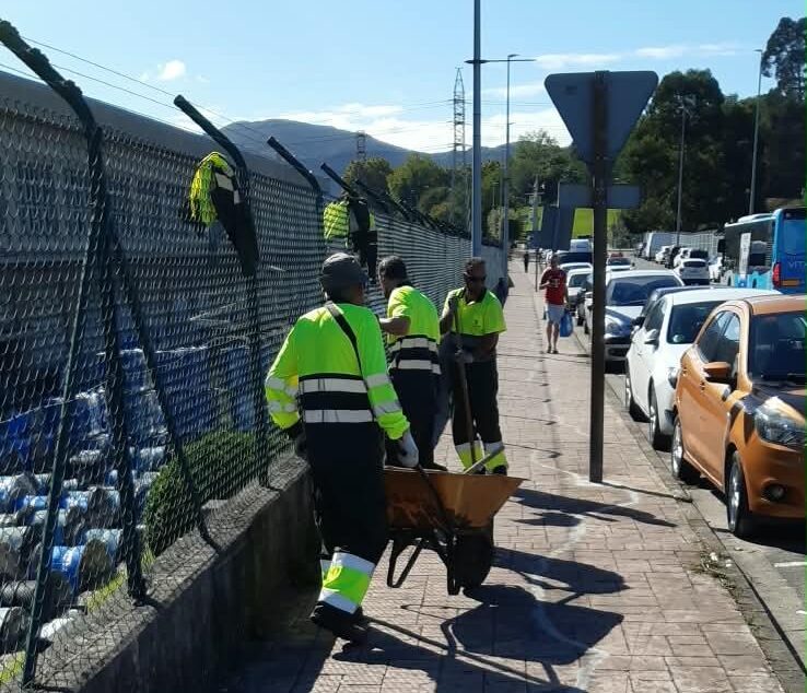 El Ayuntamiento de Camargo refuerza la Limpieza y el Mantenimiento de la Avenida de Bilbao contratando a Personas desempleadas