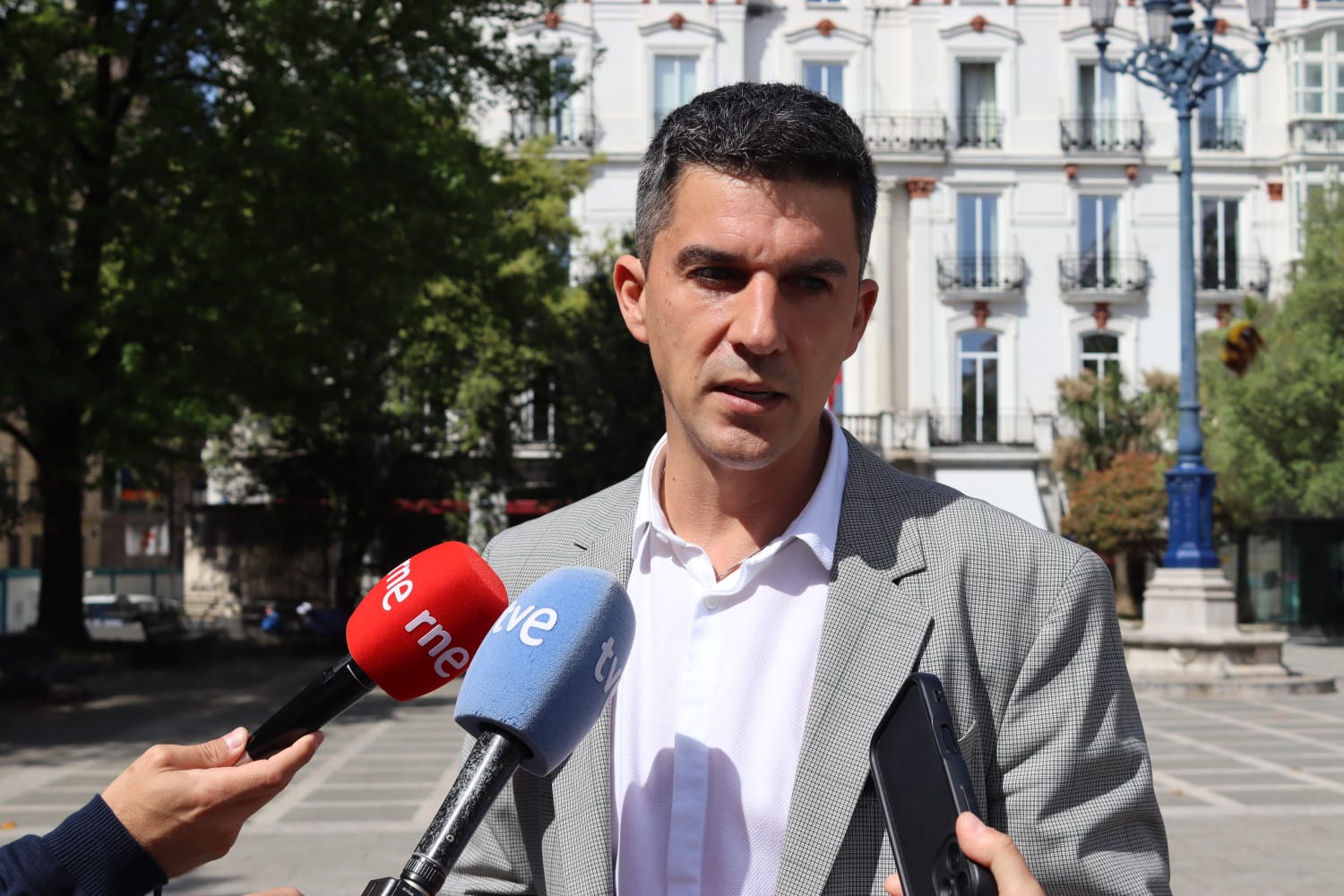 Daniel Fernández del PSOE exige al Ayuntamiento que haga pública toda la información sobre el futuro del Parking y la Plaza Pombo